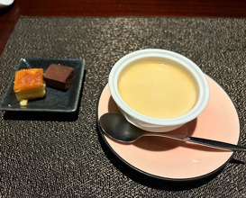 Dinner at Chinese Hanten Fureika (中国飯店 富麗華)