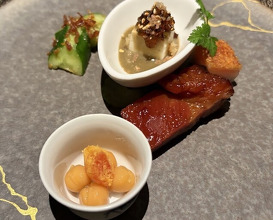 Dinner at Chinese Hanten Fureika (中国飯店 富麗華)