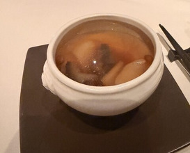Dinner at Chinese Hanten Fureika (中国飯店 富麗華)