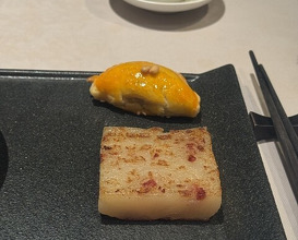 Dinner at Chinese Hanten Fureika (中国飯店 富麗華)