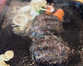Dinner at Sumiyaki Hamburger Steak Gyusen (炭焼ハンバーグ 牛船)
