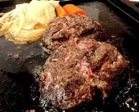 Dinner at Sumiyaki Hamburger Steak Gyusen (炭焼ハンバーグ 牛船)