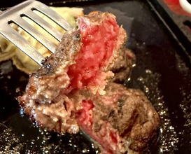 Dinner at Sumiyaki Hamburger Steak Gyusen (炭焼ハンバーグ 牛船)
