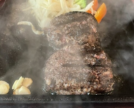 Dinner at Sumiyaki Hamburger Steak Gyusen (炭焼ハンバーグ 牛船)
