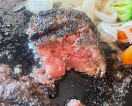 Dinner at Sumiyaki Hamburger Steak Gyusen (炭焼ハンバーグ 牛船)