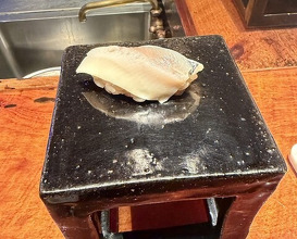Dinner at HATSUNEZUSHI (初音鮨)