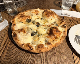 Dinner at IL PIZZAIOLO (イル・ピッツァイオーロ)