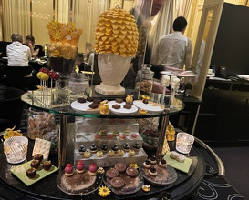 Dinner at Gastronomy Joel Robuchon (ガストロノミー ジョエル・ロブション)