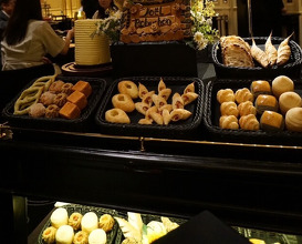 Dinner at Gastronomy Joel Robuchon (ガストロノミー ジョエル・ロブション)