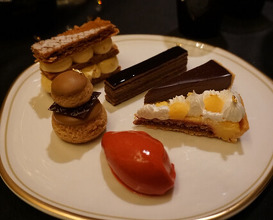 Dinner at Gastronomy Joel Robuchon (ガストロノミー ジョエル・ロブション)
