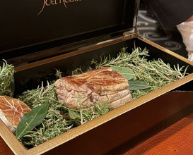 Dinner at Gastronomy Joel Robuchon (ガストロノミー ジョエル・ロブション)
