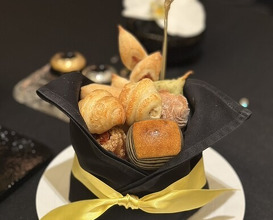 Dinner at Gastronomy Joel Robuchon (ガストロノミー ジョエル・ロブション)