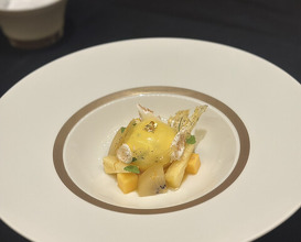 Dinner at Gastronomy Joel Robuchon (ガストロノミー ジョエル・ロブション)