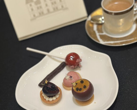 Dinner at Gastronomy Joel Robuchon (ガストロノミー ジョエル・ロブション)