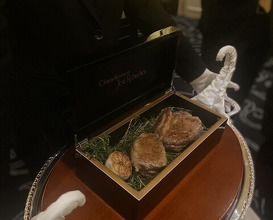Dinner at Gastronomy Joel Robuchon (ガストロノミー ジョエル・ロブション)
