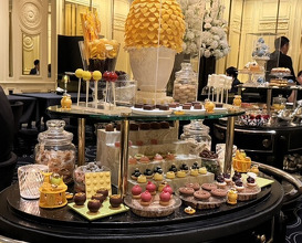 Dinner at Gastronomy Joel Robuchon (ガストロノミー ジョエル・ロブション)
