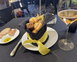 Dinner at Gastronomy Joel Robuchon (ガストロノミー ジョエル・ロブション)