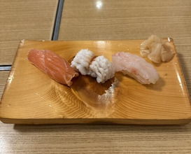 Dinner at Kyogoku Zushi (京極寿司)