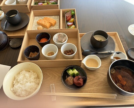 Dinner at LAT.34°N by AO