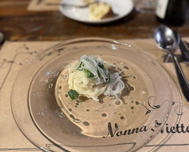 Dinner at Nonna Nietta (Nonna Nietta)
