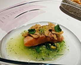 Dinner at Otowa restaurant (オトワ レストラン)
