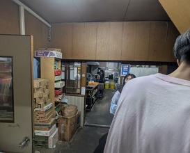 Dinner at Suzaki Shokuryohin Ten (須崎食料品店)