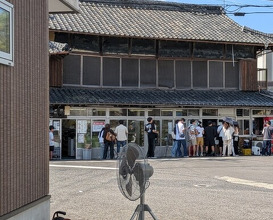 Dinner at Suzaki Shokuryohin Ten (須崎食料品店)