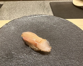 Dinner at Sushi Suzuki (鮨 鈴木)