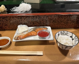 Dinner at Takara Zushi Bunten (宝寿司分店)