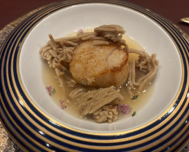 Dinner at Tout La Joie Ism (トゥ・ラ・ジョア イズム)