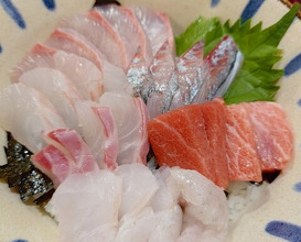 Dinner at Uotora (魚虎)