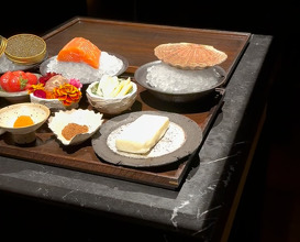 Dinner at Maaemo