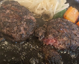 Dinner at Sumiyaki Hamburger Steak Gyusen (炭焼ハンバーグ 牛船)