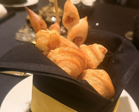 Dinner at Gastronomy Joel Robuchon (ガストロノミー ジョエル・ロブション)