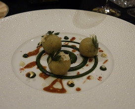 Dinner at Gastronomy Joel Robuchon (ガストロノミー ジョエル・ロブション)
