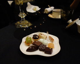 Dinner at Gastronomy Joel Robuchon (ガストロノミー ジョエル・ロブション)