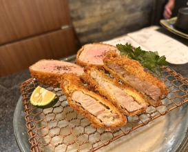 Dinner at Tonkatsu Mange (とんかつ マンジェ)