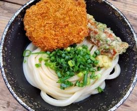 Dinner at Suzaki Shokuryohin Ten (須崎食料品店)