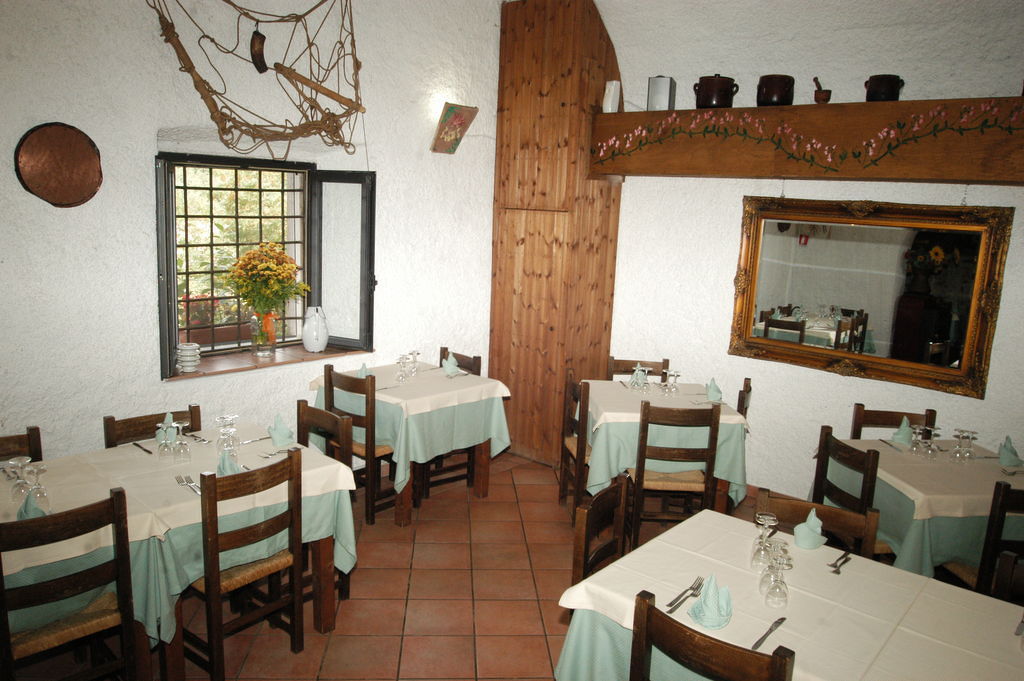 Cantinho Do Lanche restaurants, addresses, phone numbers, photos, real user  reviews, Avenida Padre Alarico Zacharias 806